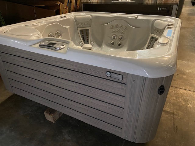 Certified Pre-Owned Hot Tub Hotspring Vanguard