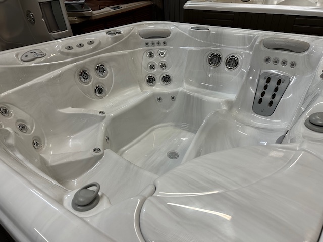 Pre-Owned Hot Tub - Atlanta Hot Tub Center thumbnail IMG 6764 - Atlanta Hot Tub Center