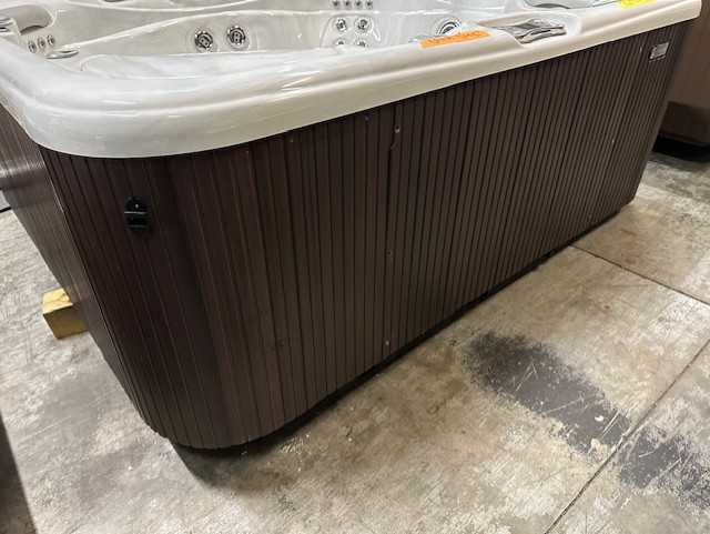 Pre-Owned Hot Tub - Atlanta Hot Tub Center thumbnail IMG 6765 - Atlanta Hot Tub Center