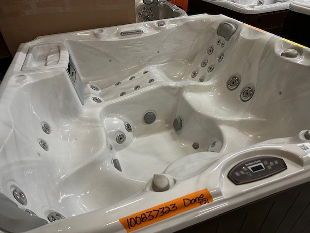 Pre-Owned Hot Tub - Atlanta Hot Tub Center thumbnail IMG 6766 - Atlanta Hot Tub Center
