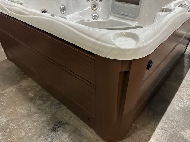 Pre-Owned Hot Tub - Atlanta Hot Tub Center thumbnail IMG 6769 - Atlanta Hot Tub Center