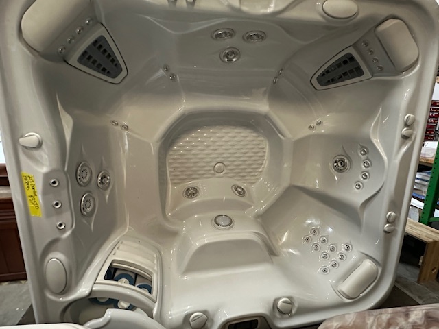Pre-Owned Hot Tub - Atlanta Hot Tub Center thumbnail IMG 6775 - Atlanta Hot Tub Center