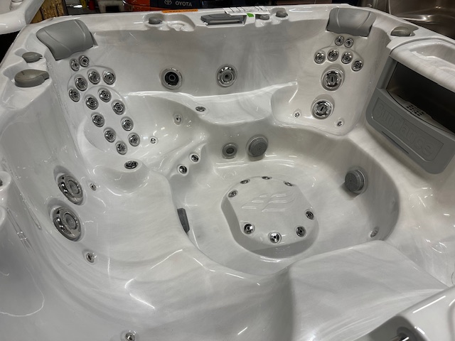Pre-Owned Hot Tub - Atlanta Hot Tub Center thumbnail IMG 6792 - Atlanta Hot Tub Center