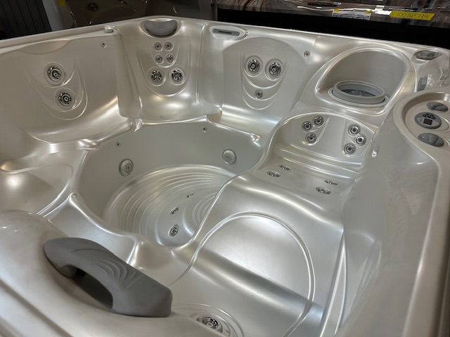 Pre-Owned Hot Tub - Atlanta Hot Tub Center thumbnail IMG 6797 - Atlanta Hot Tub Center