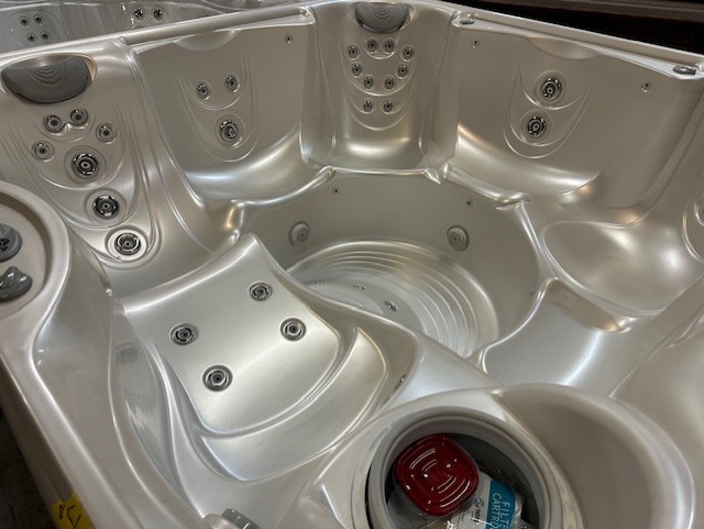 Pre-Owned Hot Tub - Atlanta Hot Tub Center thumbnail IMG 6798 - Atlanta Hot Tub Center